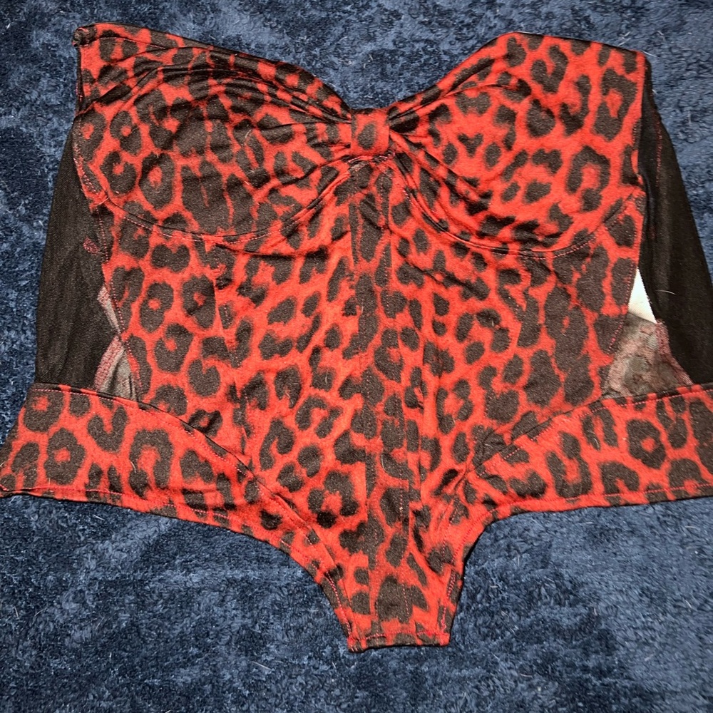 SHEIN curve red and black leopard print strapless top